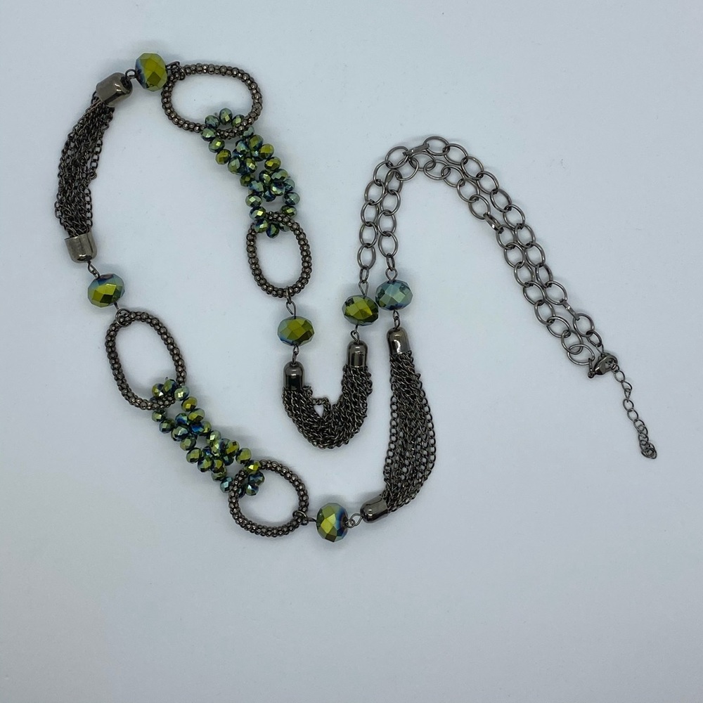 Necklace hematite and metallic green resin beads